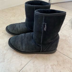 Women’s black Koolaburra by UGG boots